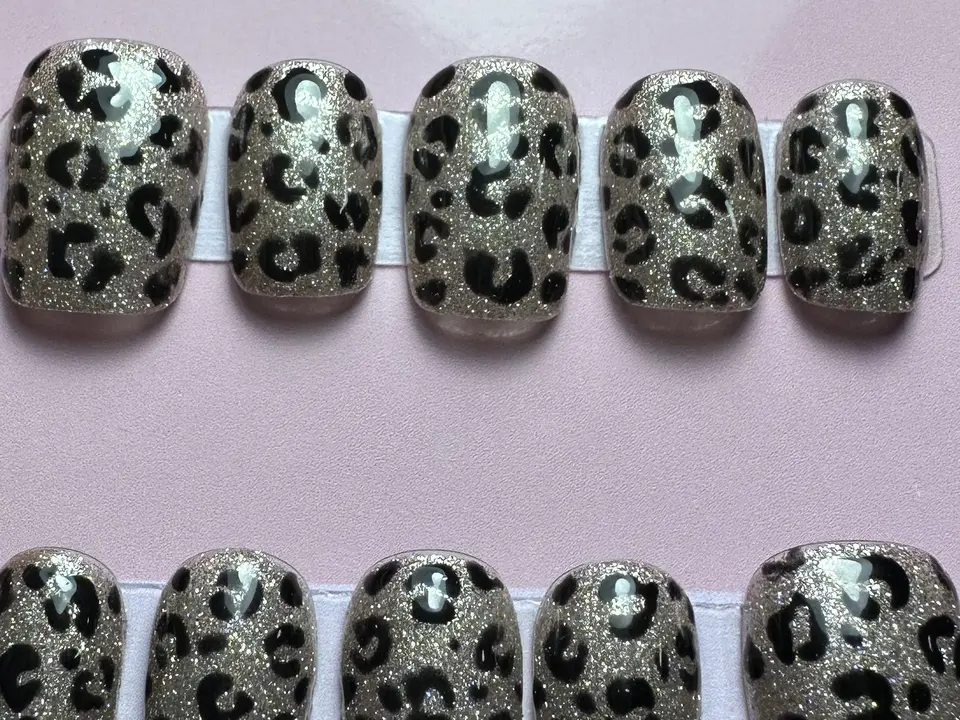Set de uñas Press On personalizado por Melisa Castro